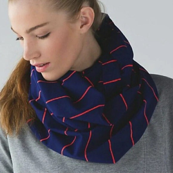 NWT Lululemon Vinyasa Scarf Sailor Stripe Hero Blue Alarming SHBG - Picture 2 of 7